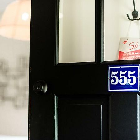 Studio 555 Granville Экстерьер фото
