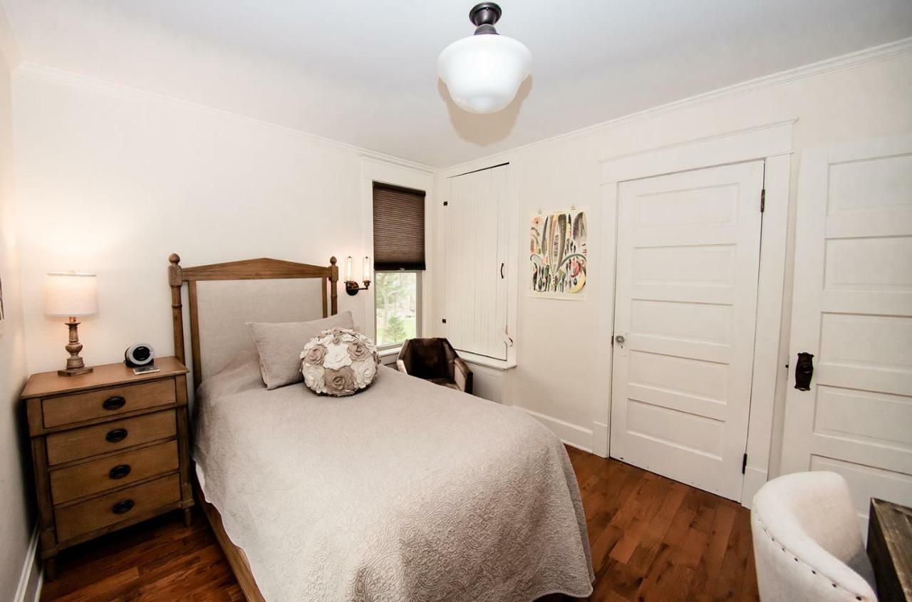 Studio 555 Granville Экстерьер фото